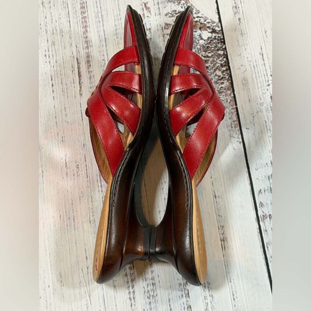 Nurture Women's Size 6M Shoes Red Leather Comfort Open Toe Sandals Low Heel - Picture 4 of 6